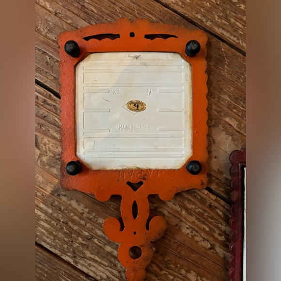 Vintage Mugsroyale Cast Iron Tile Trivet Pot Holder Japan Orange Red RetroFloral - Picture 6 of 9